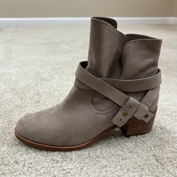 Ugg Australia Women Elora Sahara Gray Suede Ankle Boots Booties Sz 9.5 1019148, - Picture 8 of 16